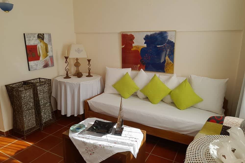 Foto 13 von 30: Farbiges Frini Apartment mit Blick auf den Pool in der Nähe von Rethymno auf Kreta