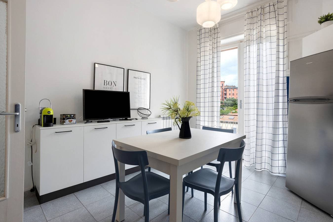 Foto 8 von 30: Wohnung 'Lerici - Casa Mì mit Aufzug', Balkon und WLAN