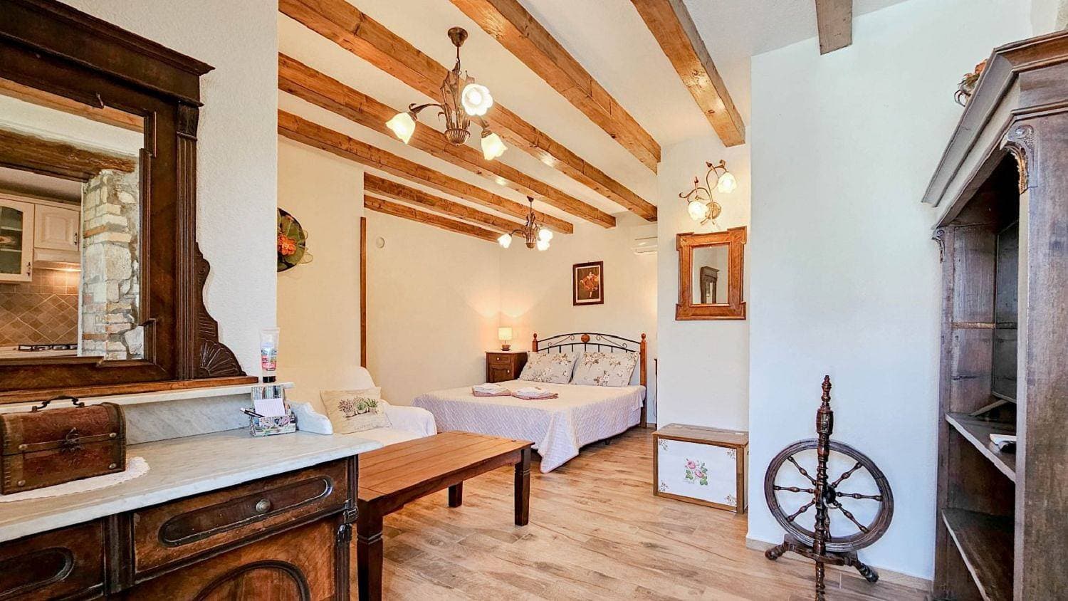 Foto 6 von 28: Cozy Studio im Steinhaus mit Pool, Klima, WiFi