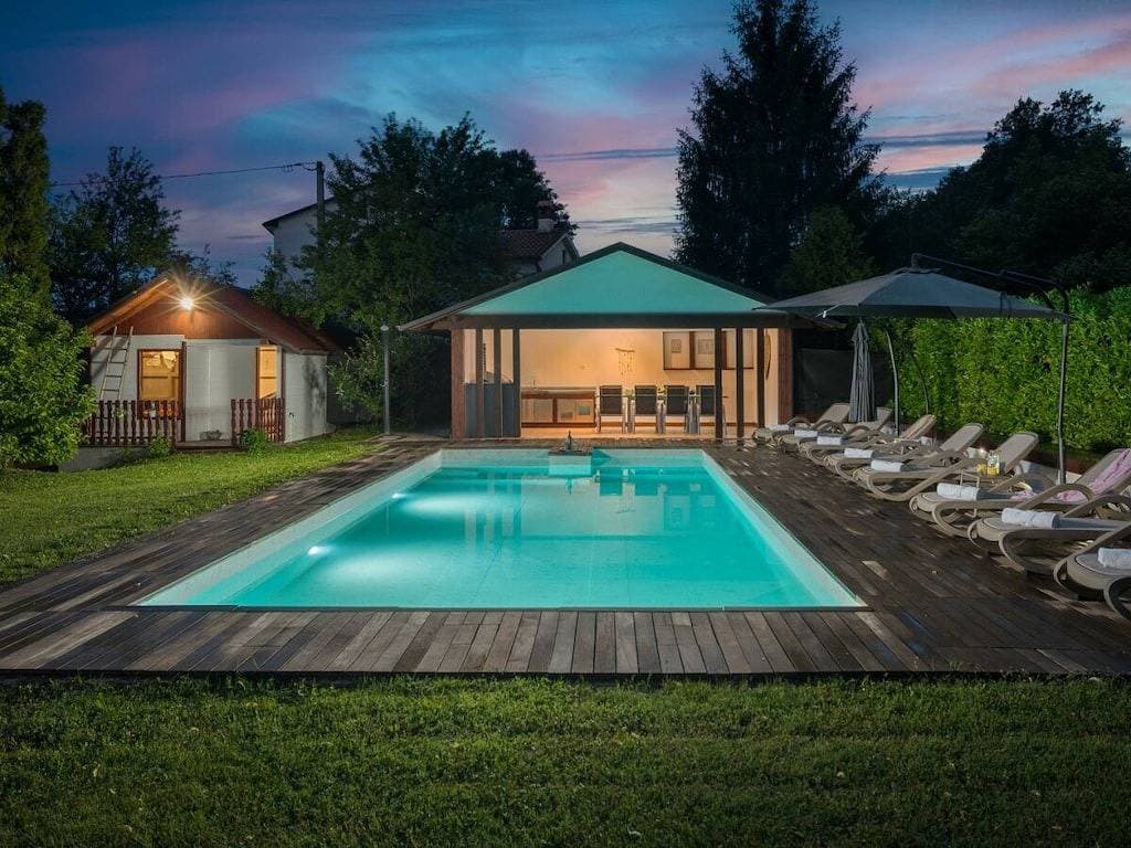 Villa in Cerovlje mit Schwimmbecken 1