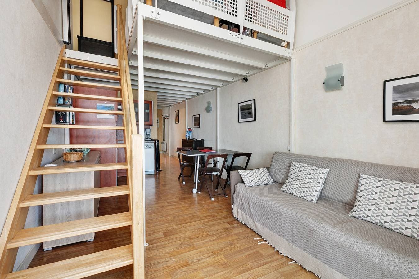 Foto 7 von 22: Apartment mit Meerblick, Gemeinschaftspool und privatem Balkon