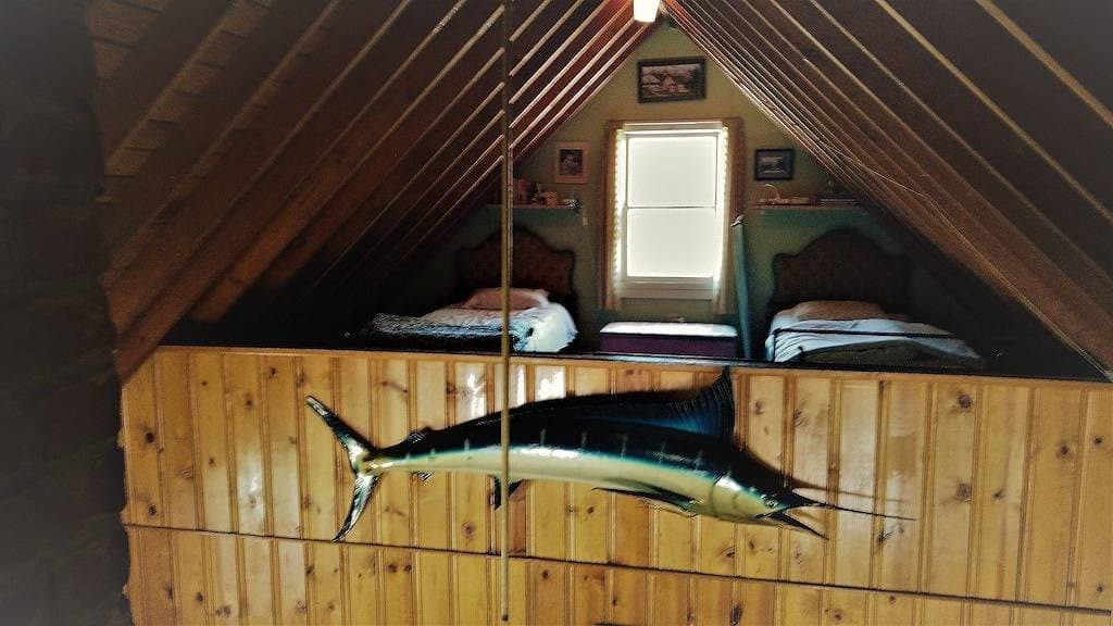 Ponderosa Cabin ~ rustic comfort + WiFi by Sequoia & Kings Canyon National Parks 1