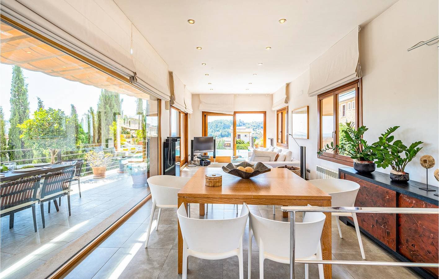 Foto 7 von 16: Gelassene Oase: 127m² Apt, AC, Terrasse, Küche, Pool & Internet - in der Nähe von Maria Salinas & Mancor de la Vall