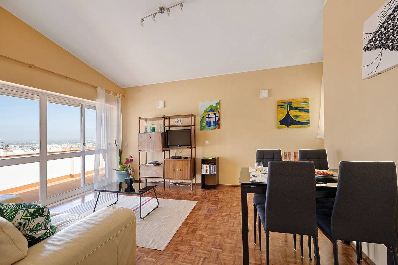 Foto 4 von 23: Ferienwohnung "Wunderbare Bucht" mit großer Dachterrasse, Meerblick und WLAN