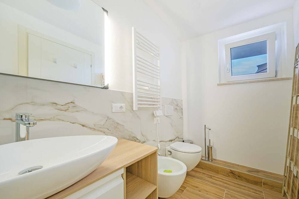 Foto 5 von 30: Privater Pool und herrlicher Seeblick