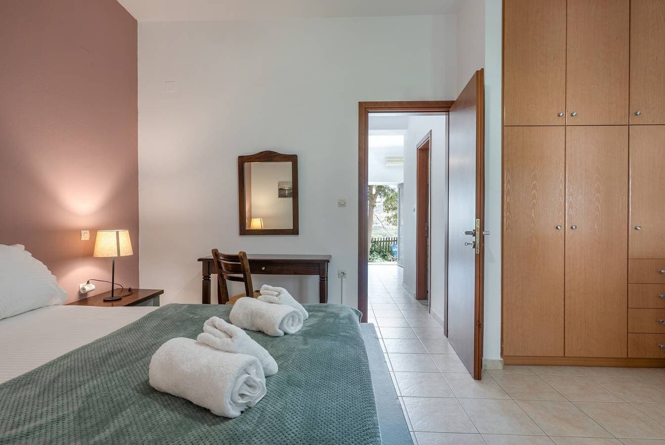 Foto 12 von 22: Ferienwohnung "Kallithea" mit Meerblick, 2 Gemeinschaftsterrassen und WLAN