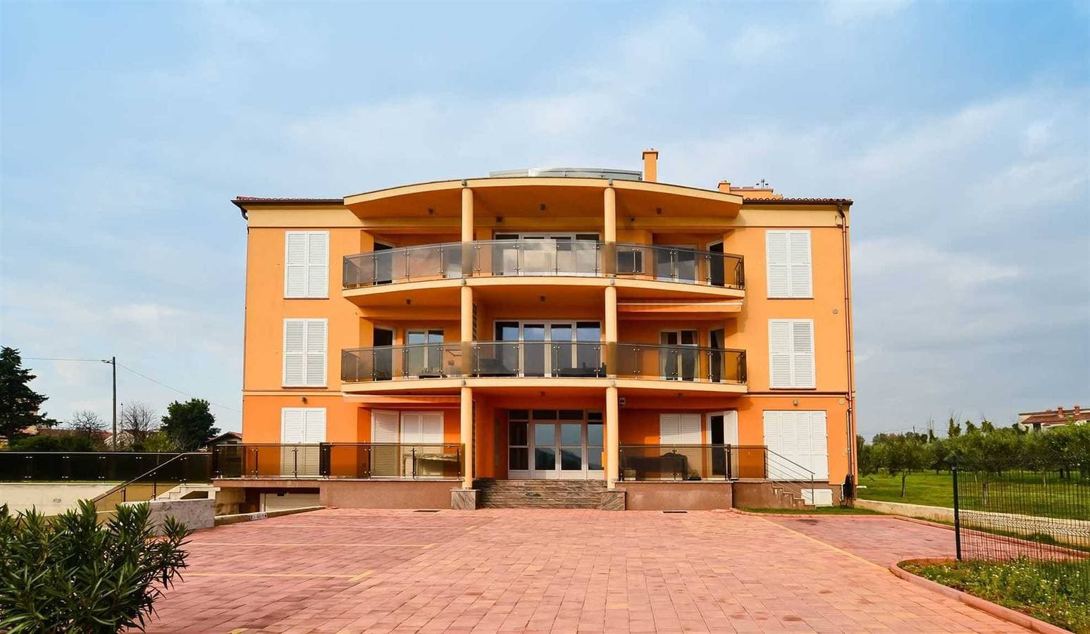 Gemütliches Apartment mit zwei Schlafzimmern und privatem Parkplatz 1