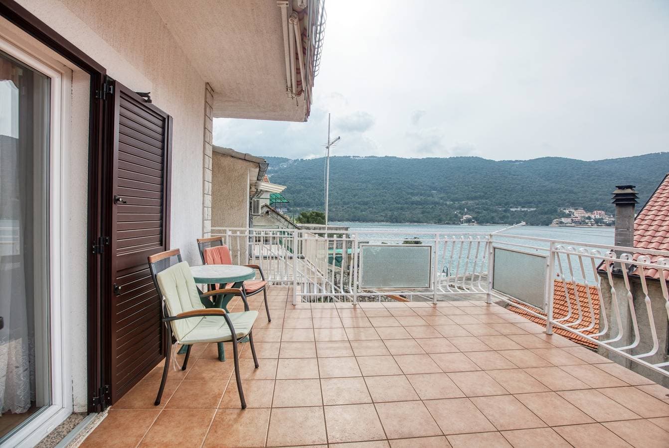 4-Zimmer-Ferienwohnung mit Terrasse und Meerblick Grebastica, Sibenik A-482-a 1
