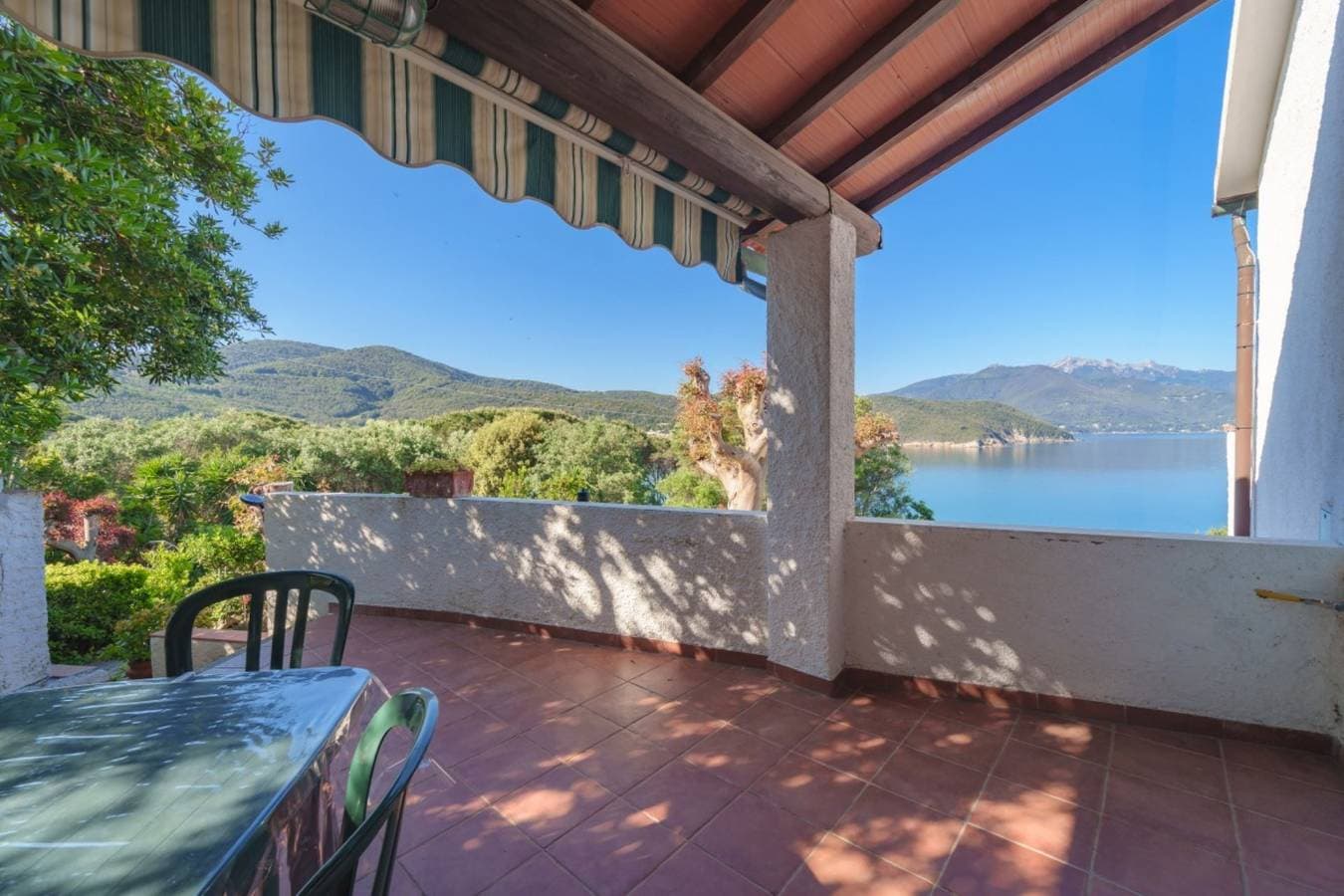 Foto 12 von 28: Ferienwohnung für 4 Personen mit Terrasse