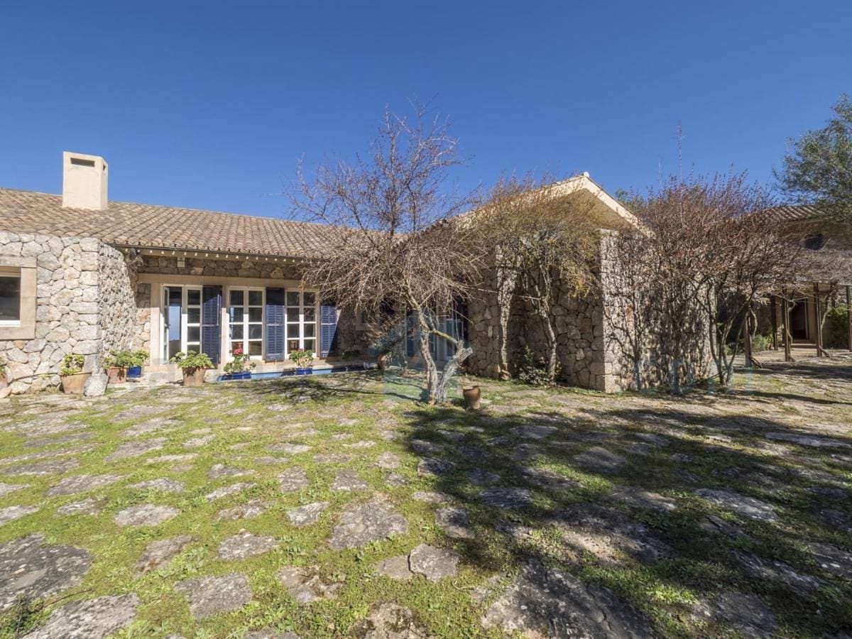 Foto 4 von 55: Villa with Private Pool