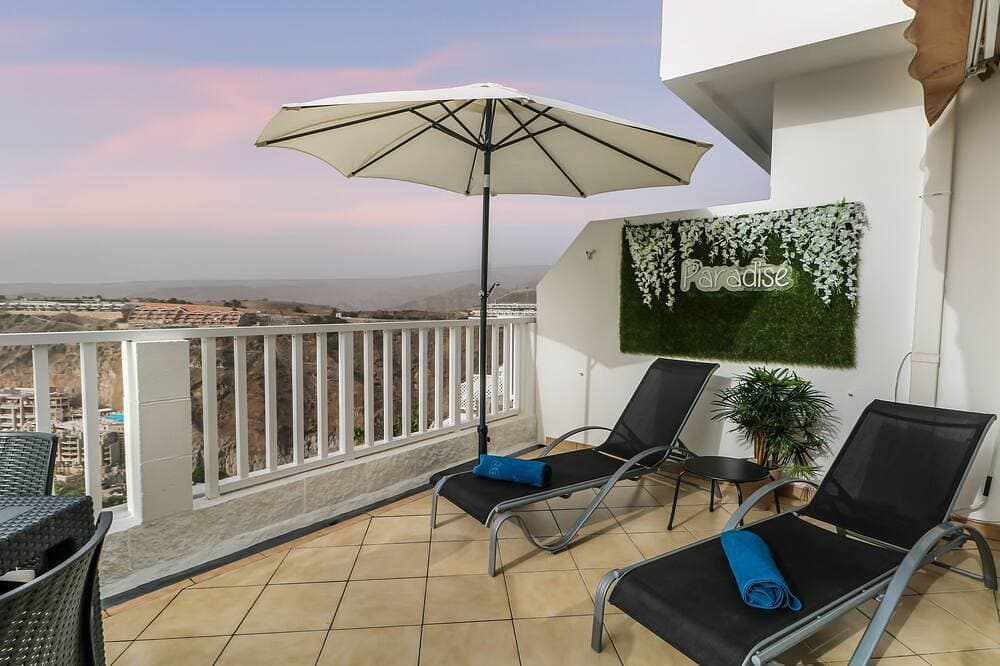 Bright Amadores Seaview Apartment 1
