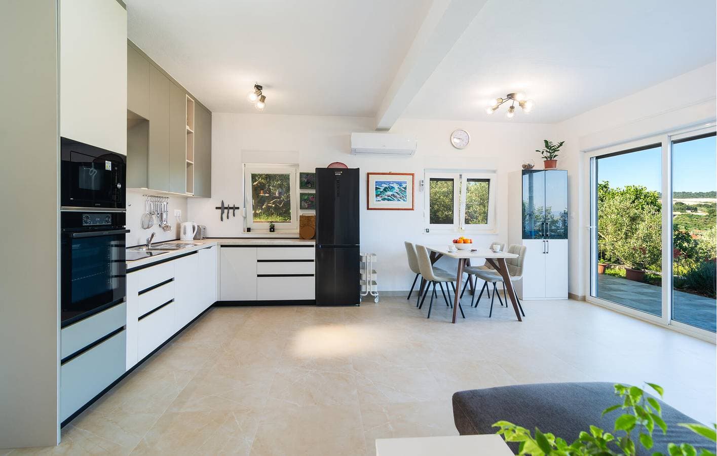 Foto 6 von 21: Gemütliche Ferienwohnung mit Meerblick, Terrasse, WLAN und Parkplatz in Necujam