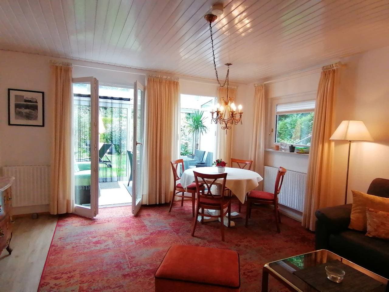 Foto 3 von 21: Ferienwohnung 1 mit Wintergarten und Wifi