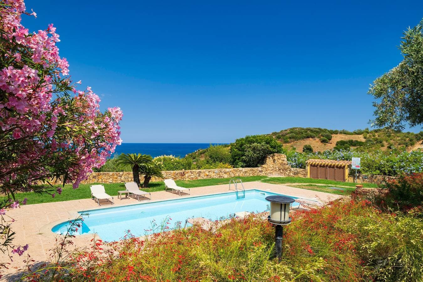Villa Azzurra con piscina 1