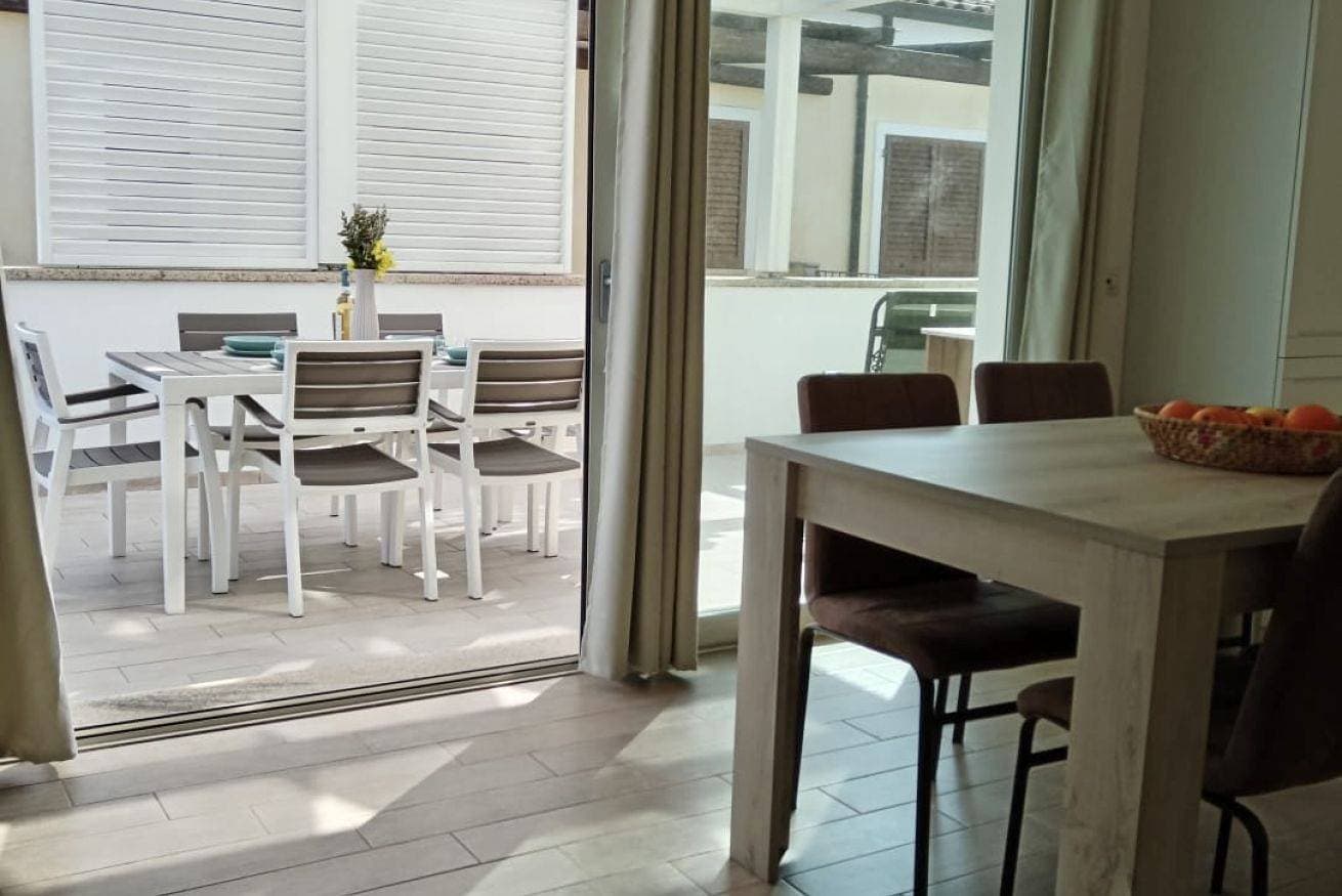 Foto 6 von 45: Ferienwohnung für 4 Personen mit Pool