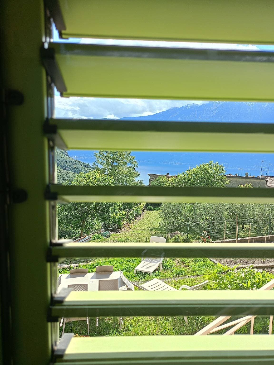 Foto 11 von 30: Ferienwohnung 'El Pià' mit Seeblick und privatem Garten