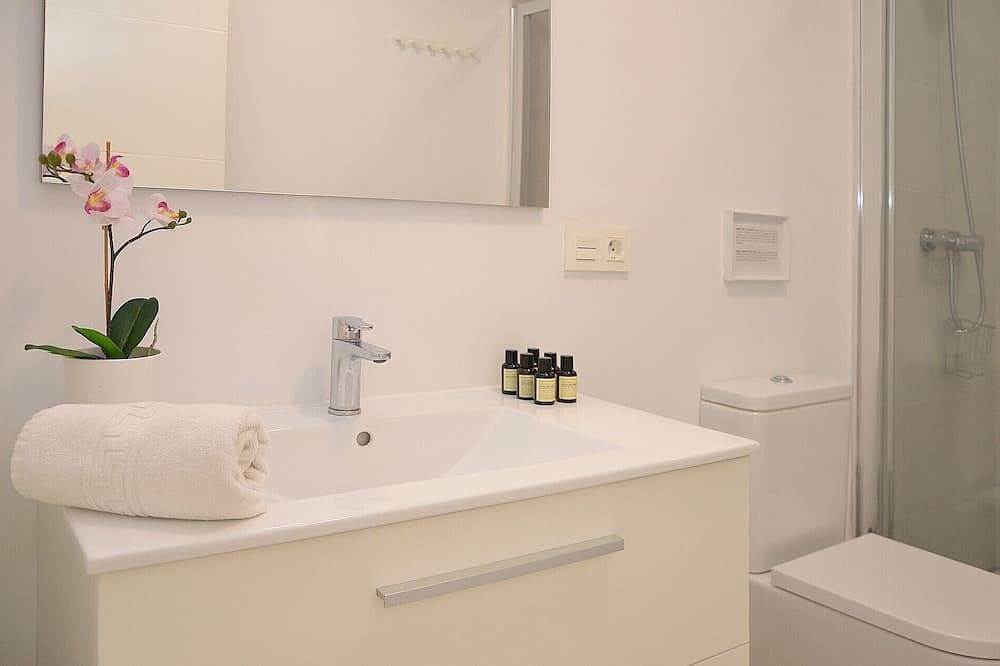 30m2 distributed in cozy open and bright spaces. 1