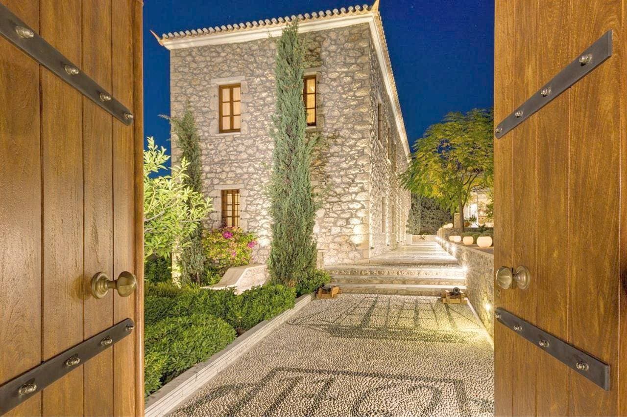 Mare Monte Luxury Suites 1