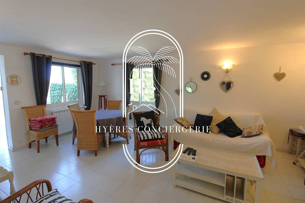 Foto 3 von 18: Ferienwohnung für 6 Personen mit Terrasse