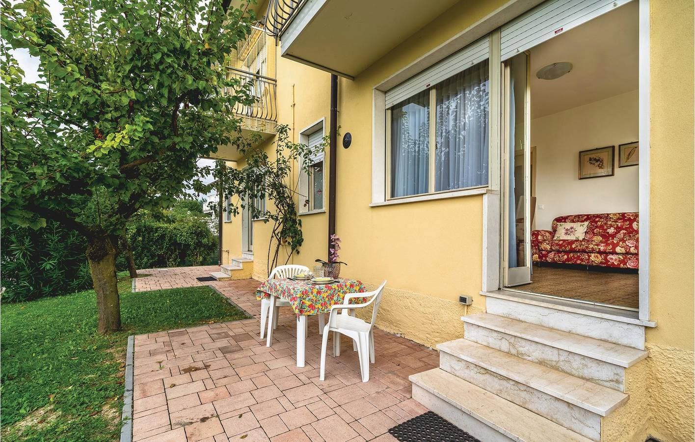 Foto 8 von 21: Rückzugsort am Gardasee - Pool, Terrasse, & Parkplatz (71 Zeichen)