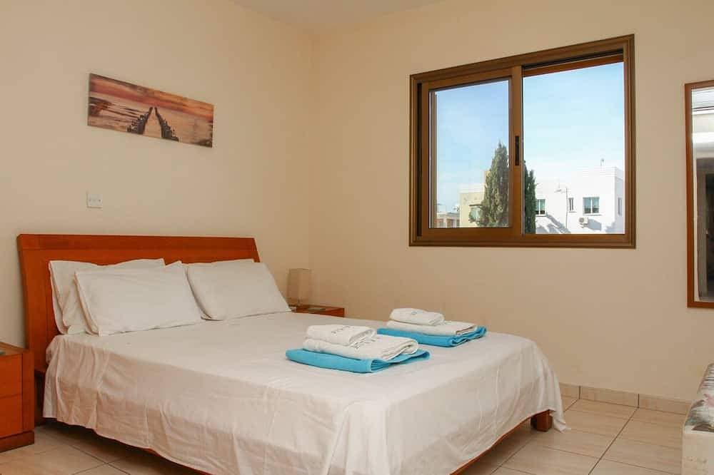 Foto 2 von 18: Herrliche Zwei Schlafzimmern und zwei Badezimmer Wohnung mit großem Pool