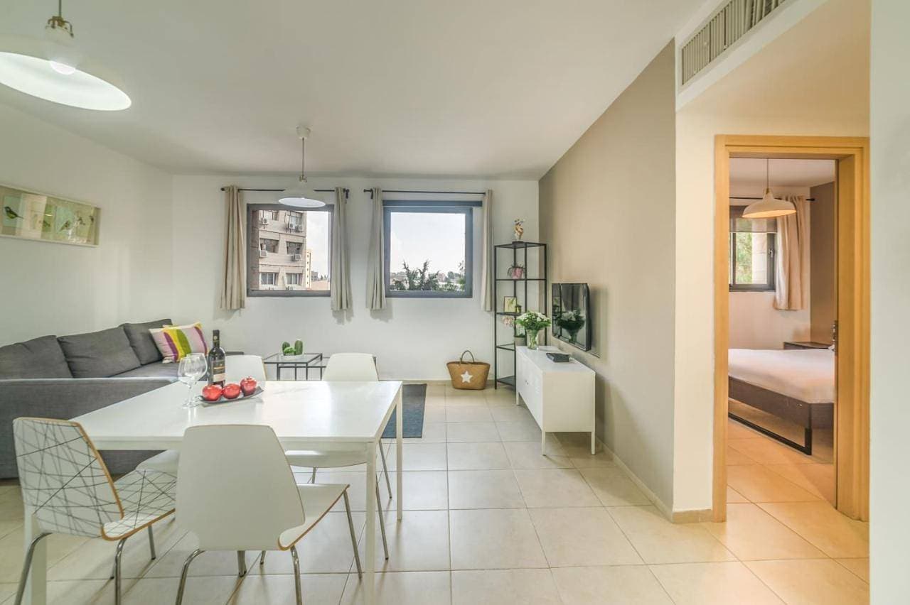 Foto 4 von 19: Superior One-Bedroom Apartment with Balcony