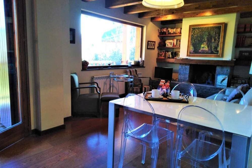 Foto 12 von 21: Penthouse 3 rooms Fireplace, Pool, Terrace & Wi-Fi
