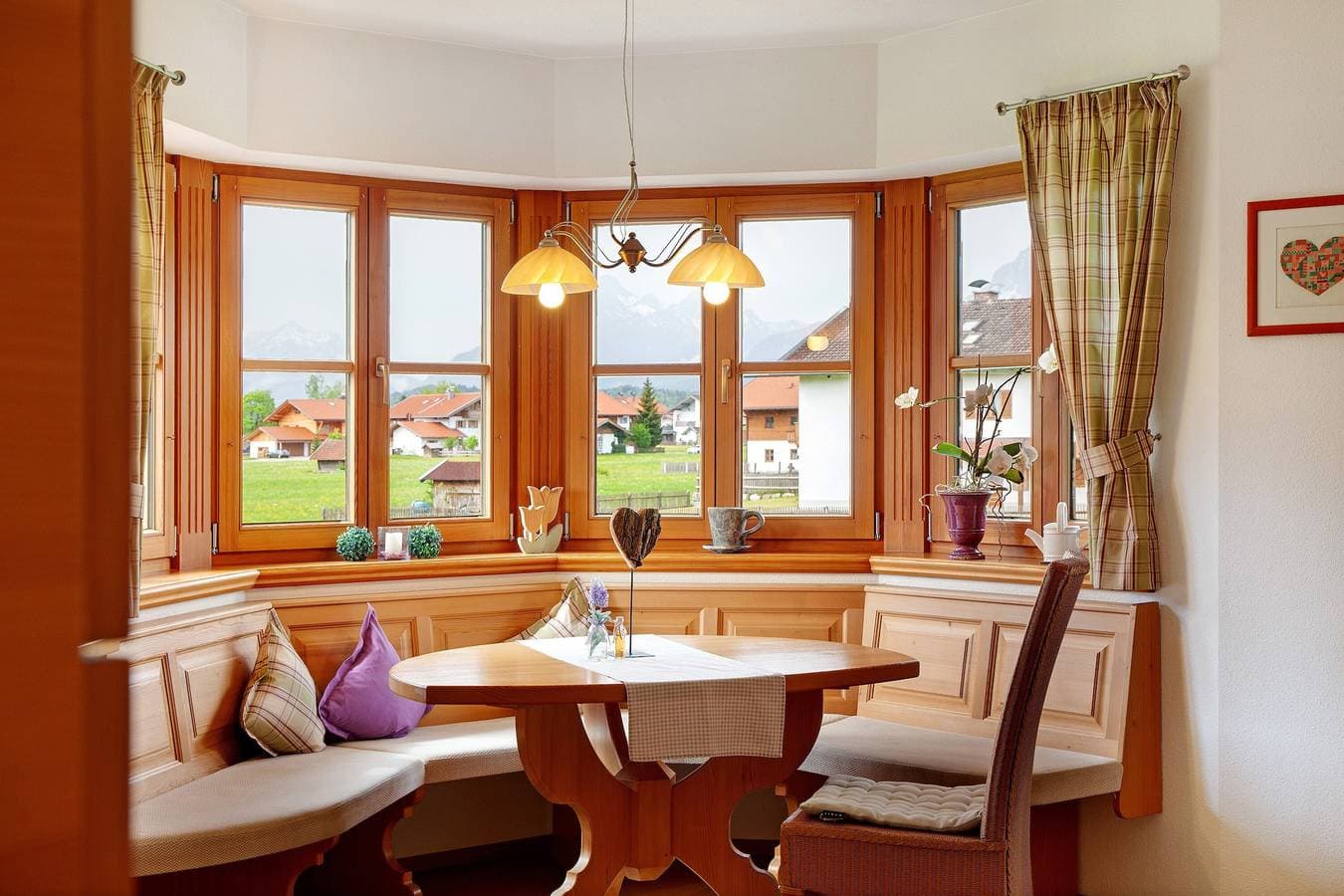 Foto 4 von 24: Ferienwohnung 'Landhaus Bergkulisse' mit Bergblick, Gemeinschaftsterrasse und WLAN