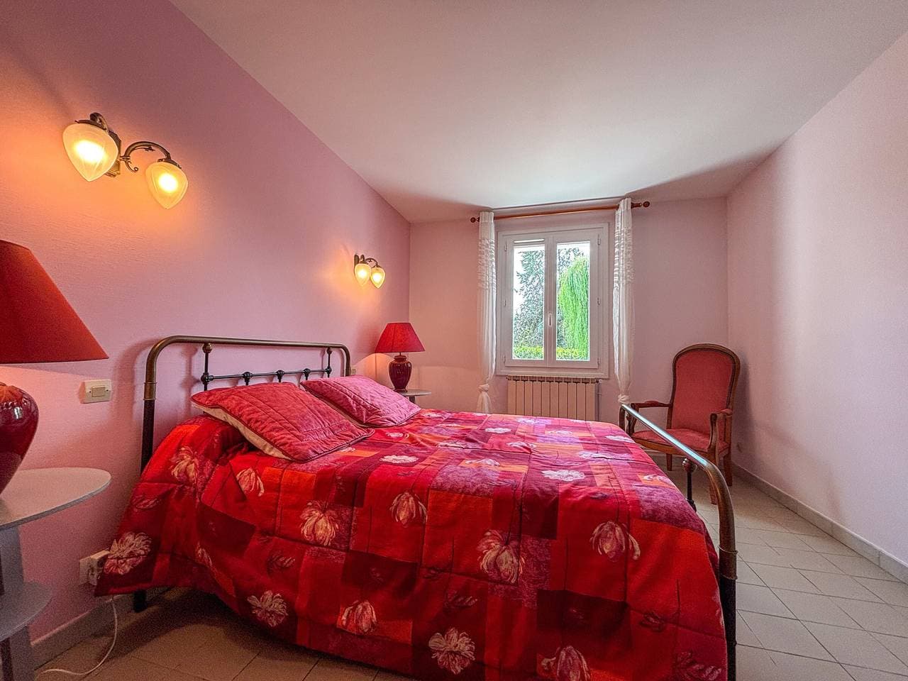 Foto 6 von 34: Familienfreundliches Ferienhaus mit großem Garten, Pool und Tennisplatz in der Nähe von Zoo und Schlössern