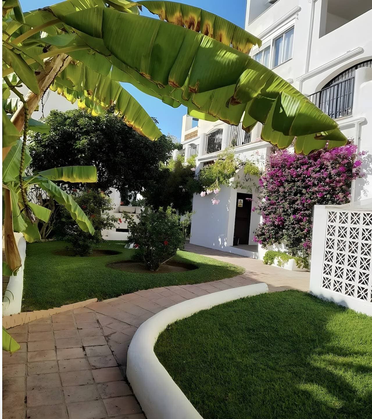 Foto 13 von 15: Ferienwohnung 'Résidence Doña Lola Sea' mit Meerblick, Pool, Terrasse & WLAN