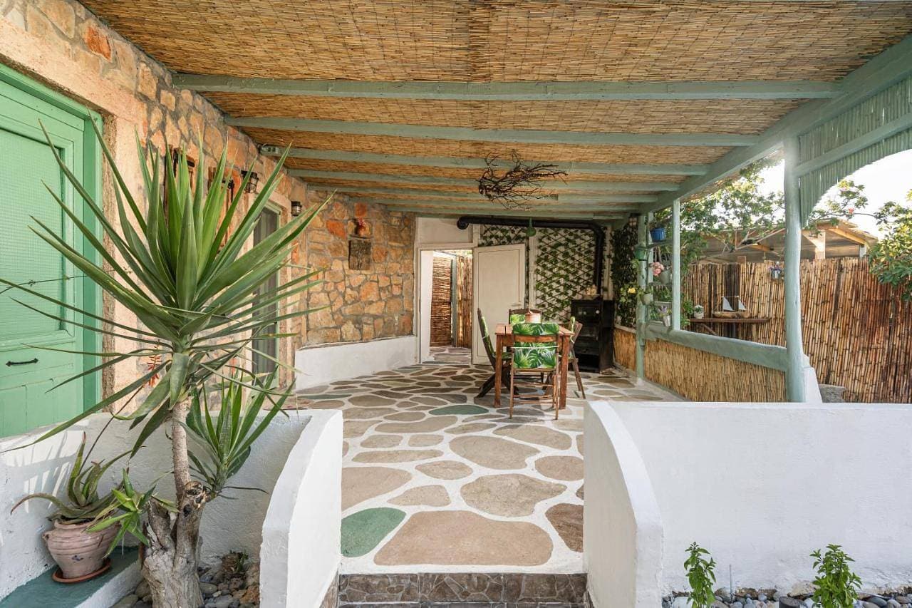 MANOS Small House Kouremenos 1