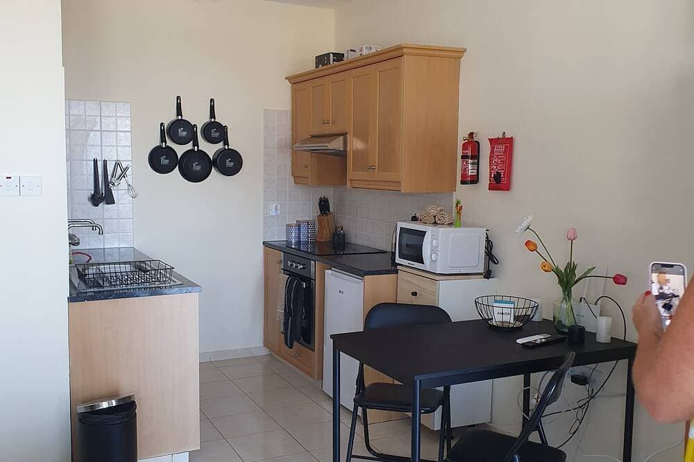 Foto 7 von 13: Studio Apartment/Mountain views/Sea view/Air-conditioning/Twin beds/Quiet location/Swimming pool/