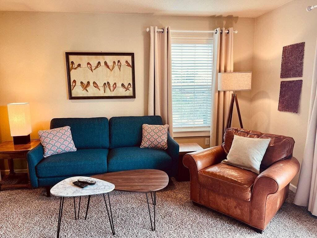 Foto 3 von 6: Grandview Adu - Stylish, comfortable, 1 bed/2 bath apartment close-in!