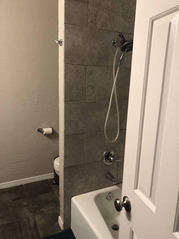 Foto 6 von 16: Large Home - close to everything! Over 2200 sq ft. Ev Charger