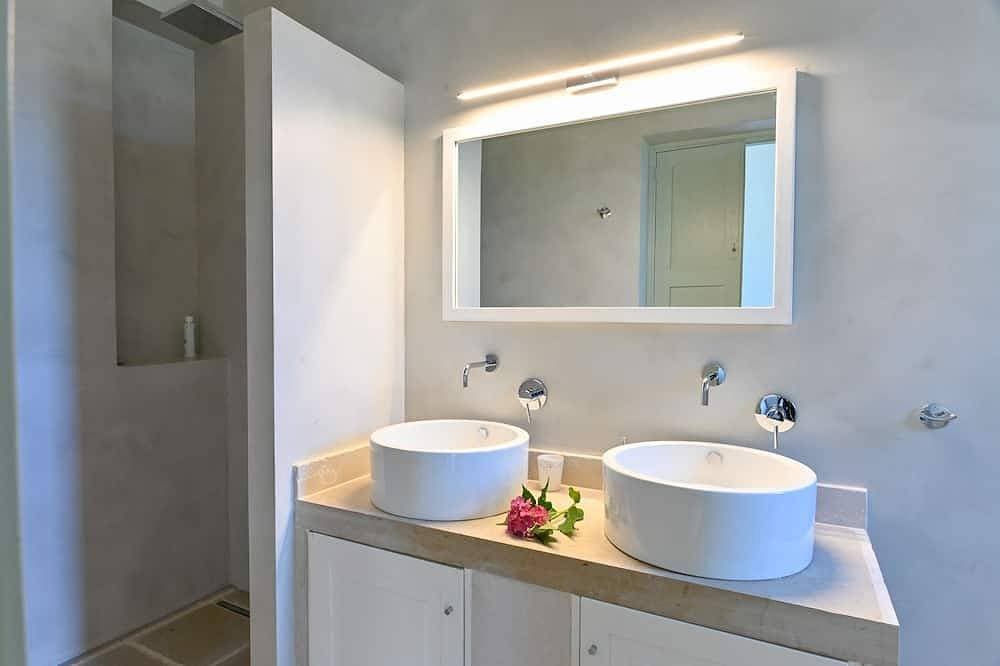 Foto 7 von 30: 5 Schlafzimmer Masseria mit beheiztem Infinity-Pool und weitläufigem Olivenhain