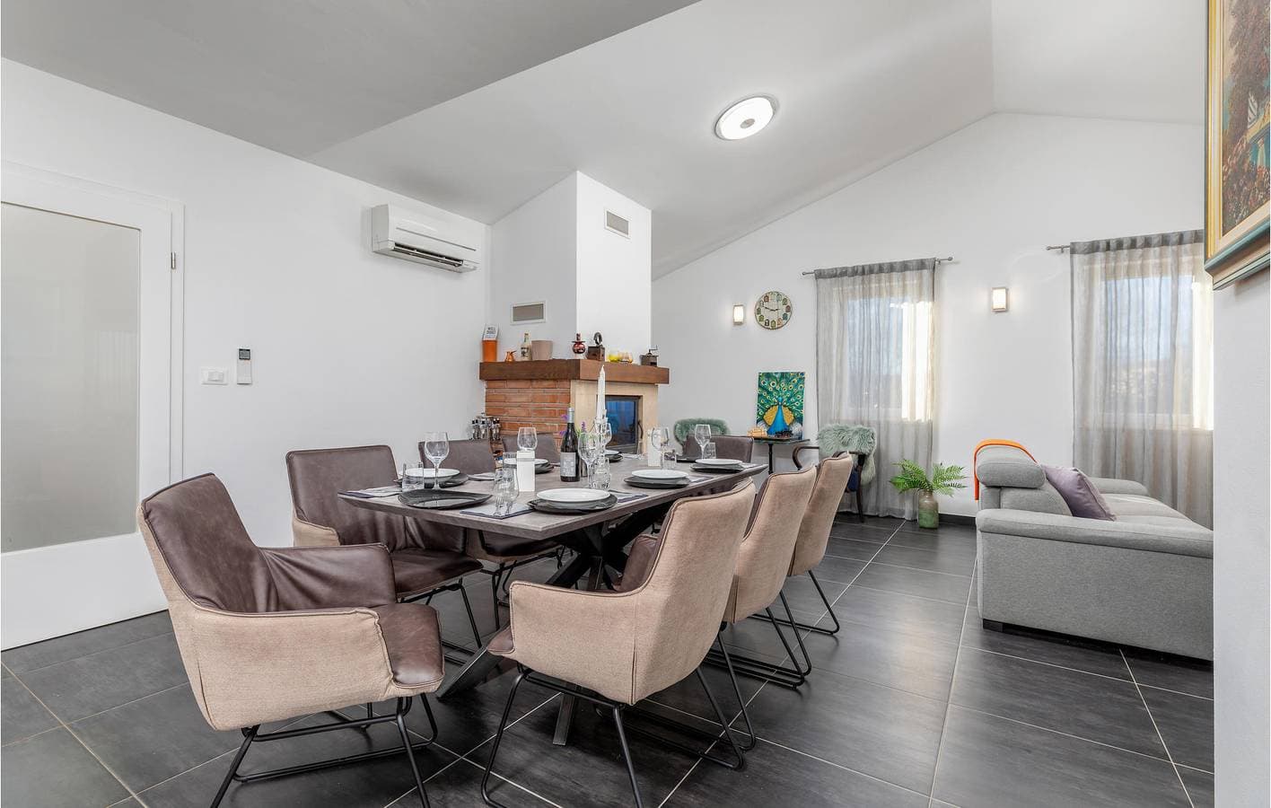 Foto 8 von 47: Charmante 180 m² große Wohnung mit Pool, Terrasse, in Küstennähe und mit Restaurants in der Nähe