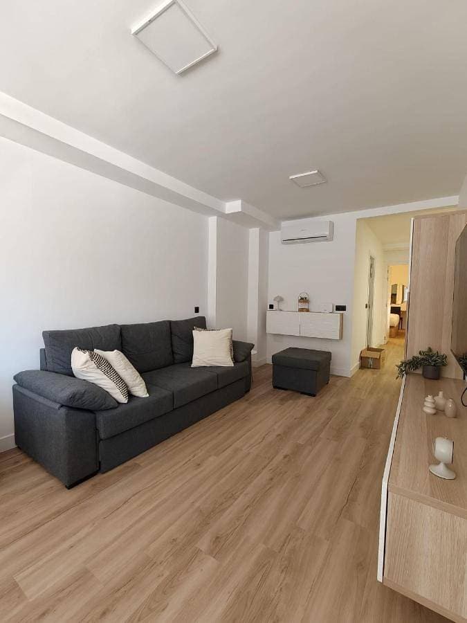 Foto 5 von 63: Two-Bedroom Apartment