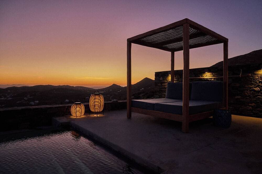 Foto 12 von 30: Heavenly views from Villa Nites with stunning infinity pool