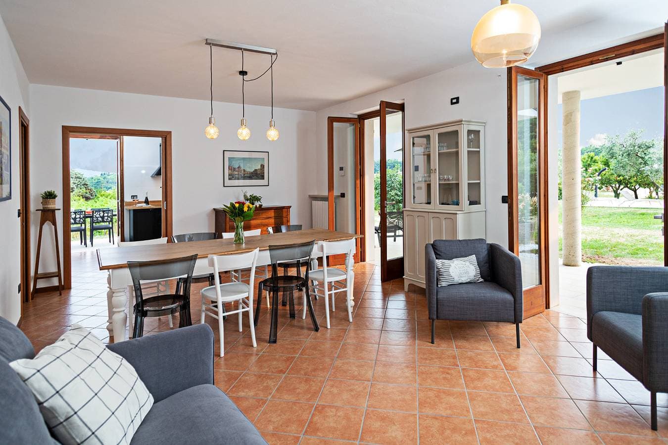 Foto 9 von 42: Regarda - "Villa Ida, Giarole Einheit" mit Stil und Liebe eingerichtet, mit Pool und Klimaanlage