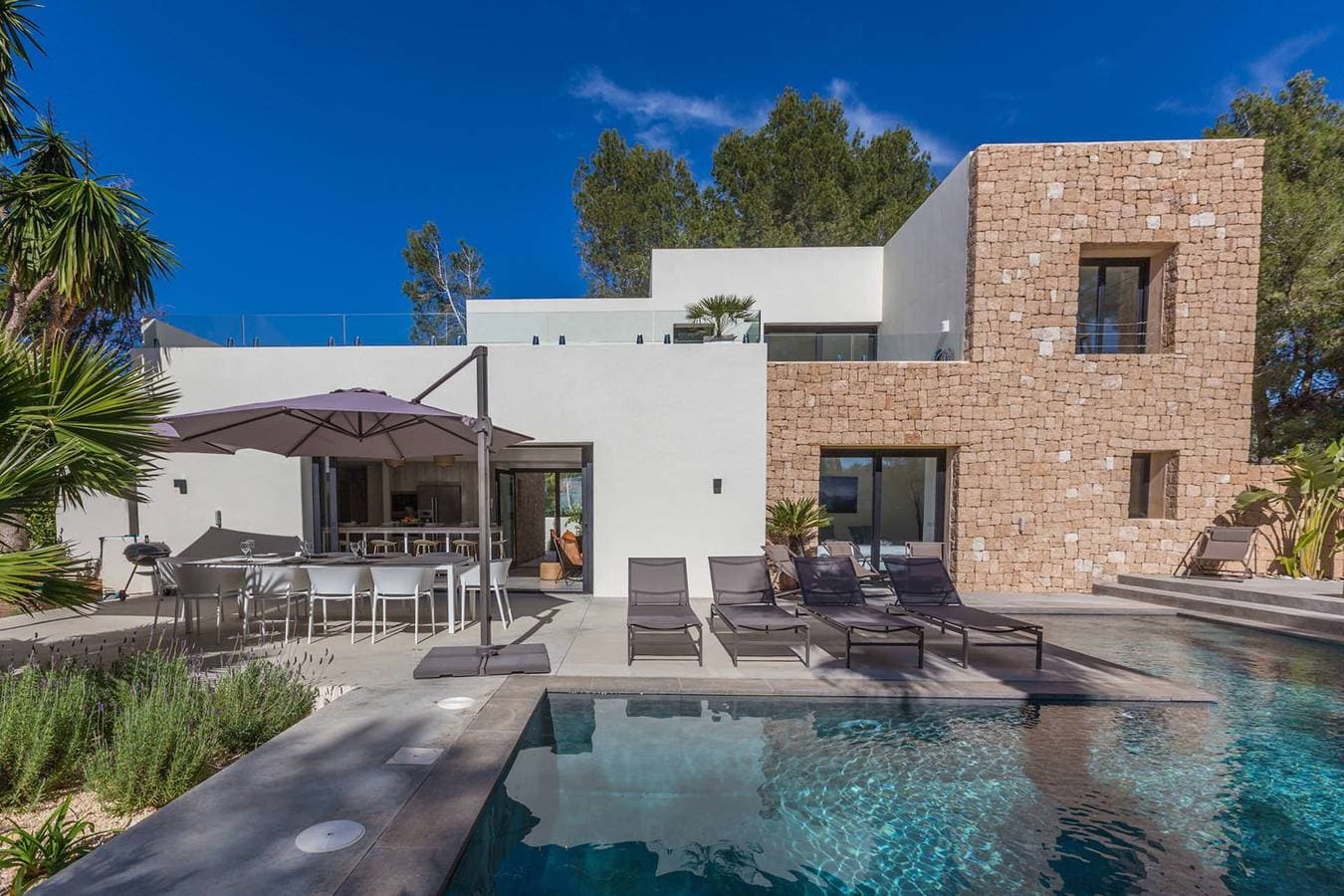 Foto 3 von 36: Villa für 10 Personen mit Garten