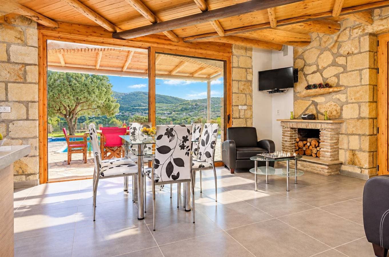 Foto 6 von 22: Villa Tireda Tria