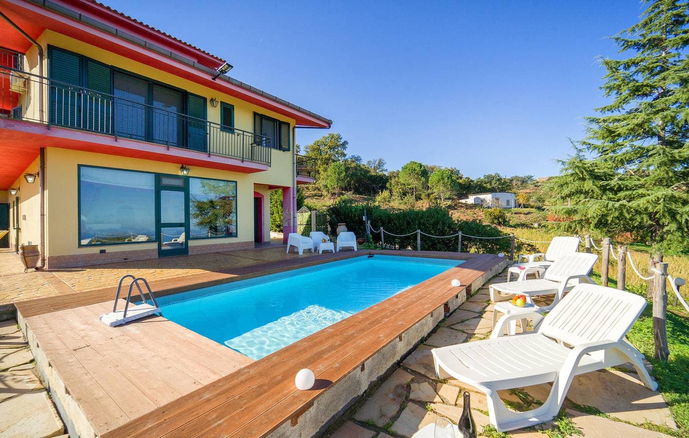 Foto 13 von 49: Apartment mit Meerblick, Pool und Parkplatz, nahe dem Stadtzentrum