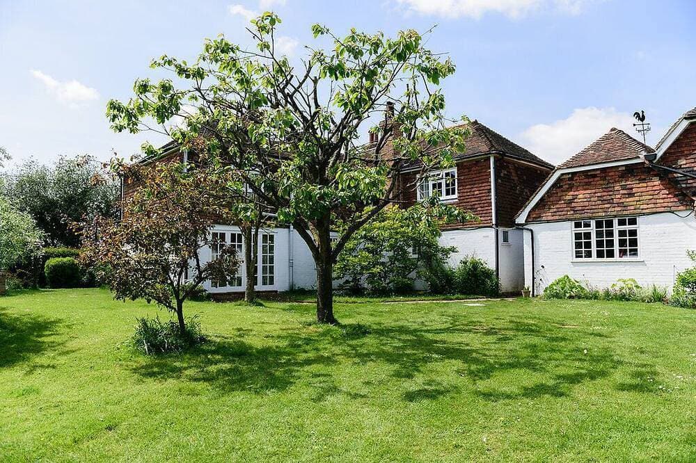 Foto 13 von 30: Das Stable Cottage befindet sich in einer idyllischen ländlichen Gegend in der Nähe von Woodchurch.