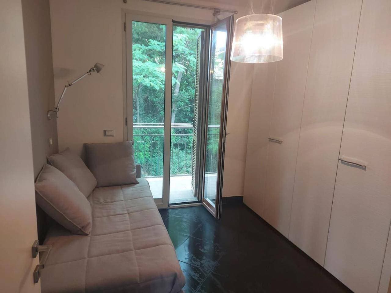 Foto 10 von 25: Two-Bedroom Apartment
