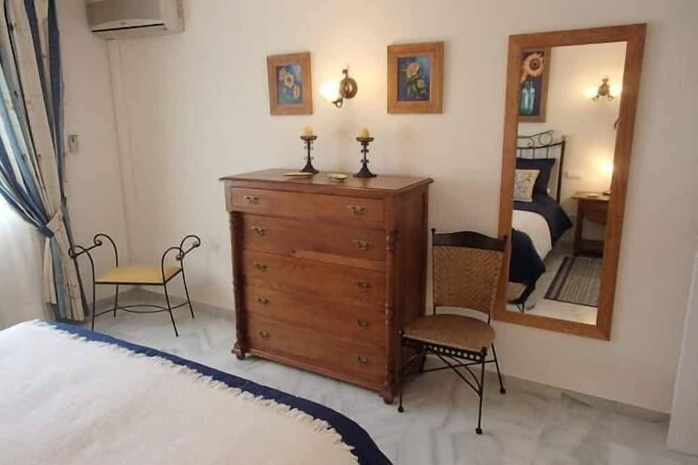 Foto 4 von 29: Marbella 2 Bed 2 Bath Luxury Apartment near Cabopino