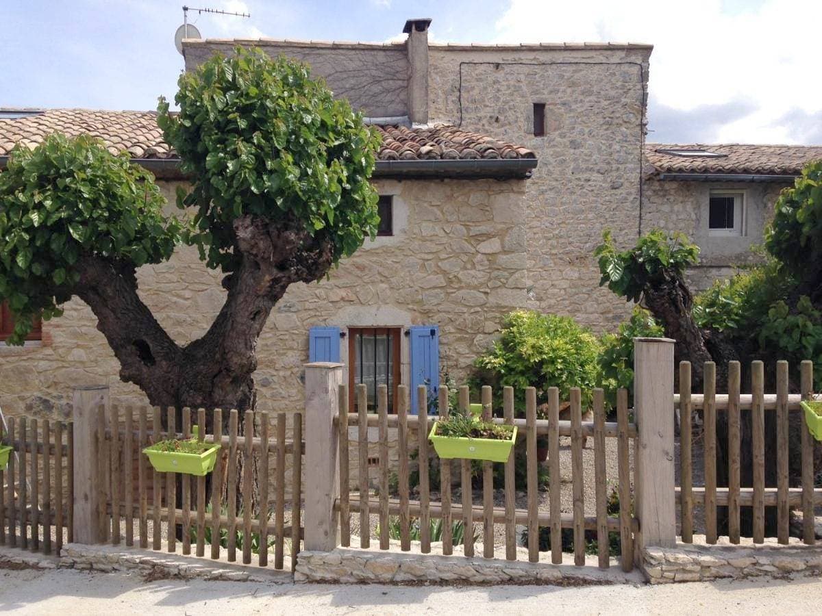 La petite maison en pierres 1