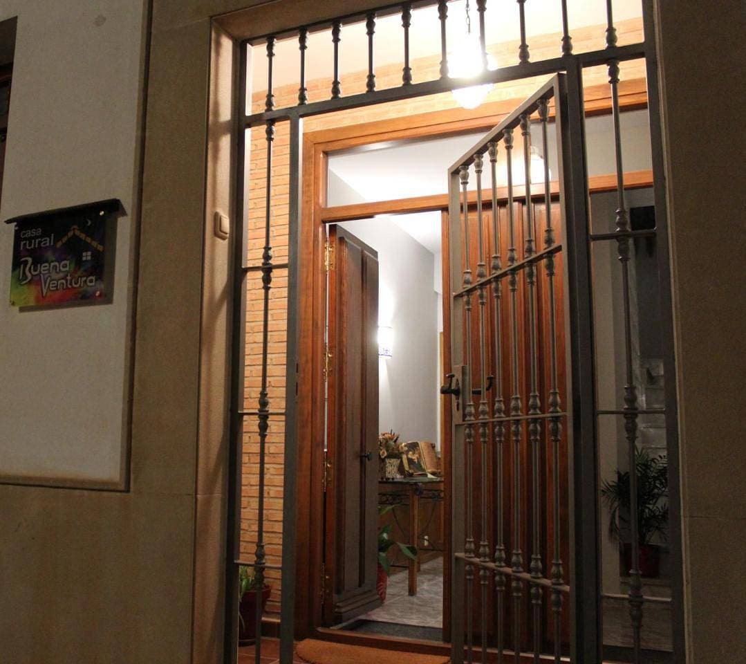 Foto 6 von 11: Two-Bedroom Apartment