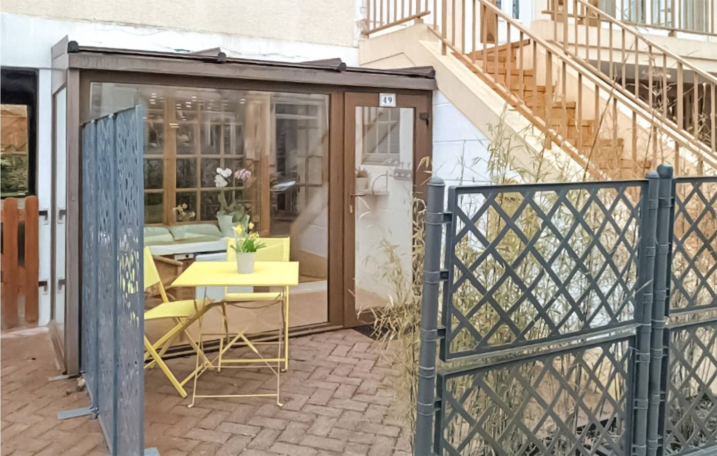 Foto 6 von 25: 200m zum Strand: Terrasse Apt mit TV & Internet