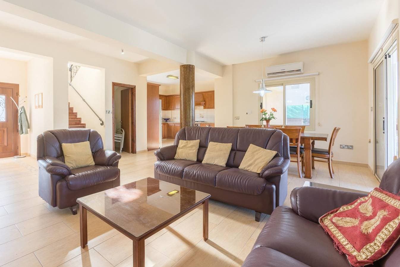 Foto 9 von 33: Villa für 9 Personen mit Terrasse
