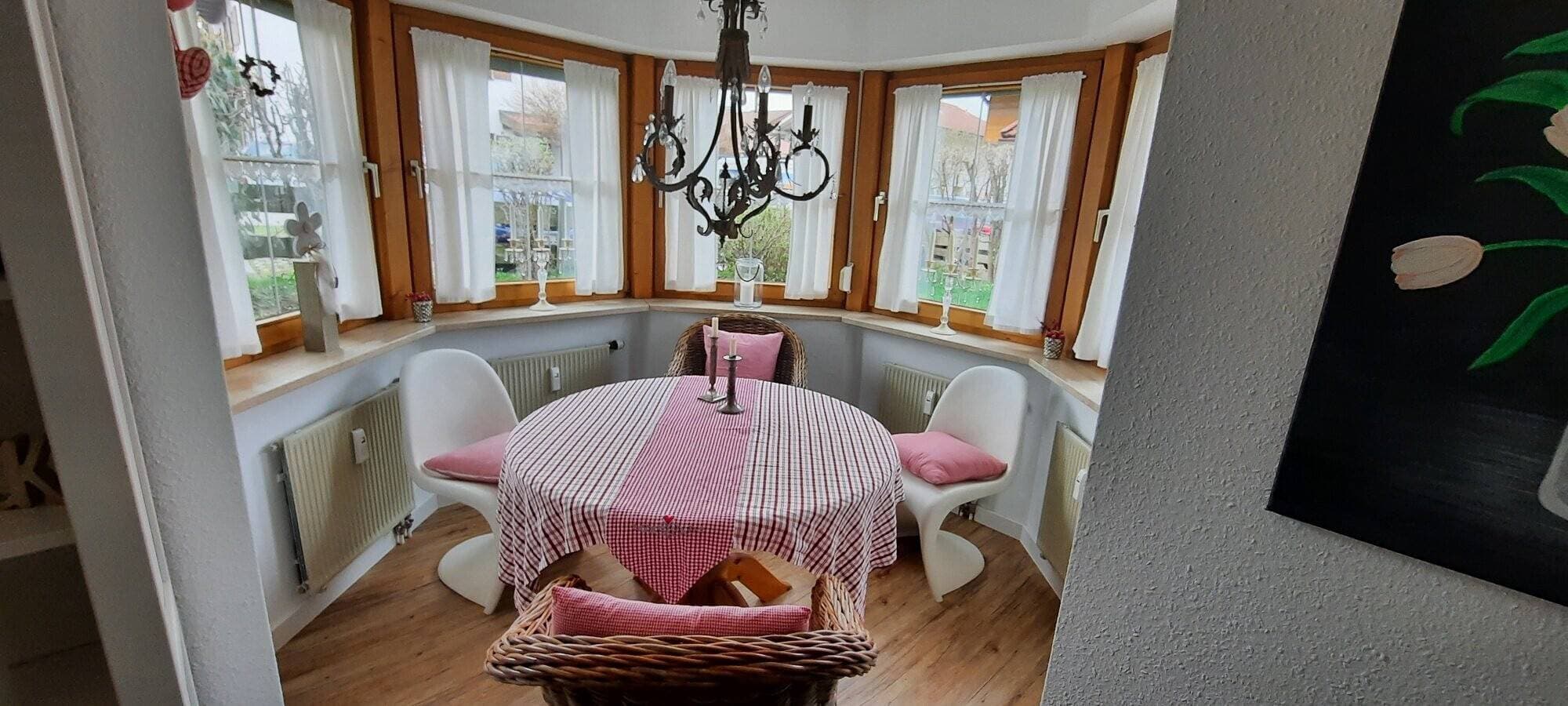 Foto 4 von 17: Ferienwohnung 'Chaletwohnung Alpenglück' mit privater Terrasse, privatem Garten und Wi-Fi
